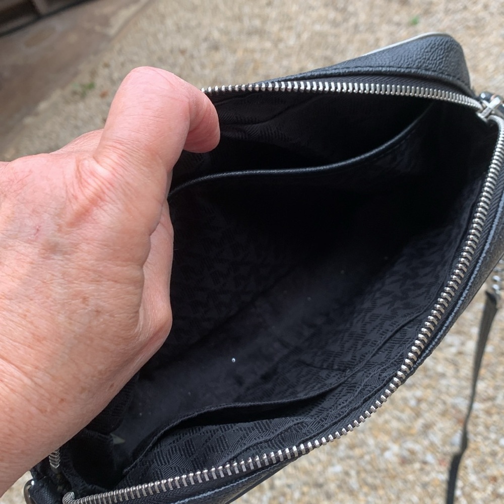 Michael Kors Black Messenger Bag Sleek Saffiano Leather - Picture 5 of 6